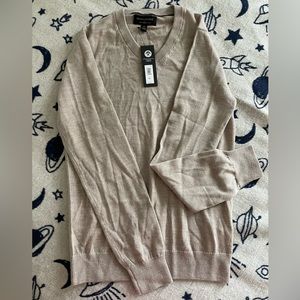 New- Banana Republic Factory Merino Wool Men’s v-neck Sweater (XS) (Camel)